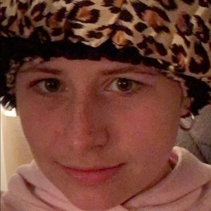 Meet your Posher, Eva